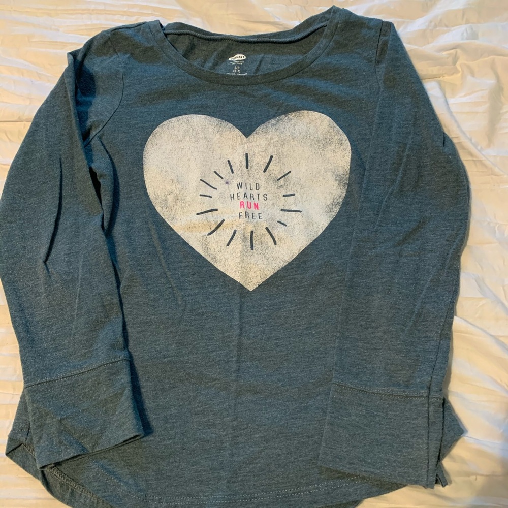 Old Navy Long-sleeve tee shirt